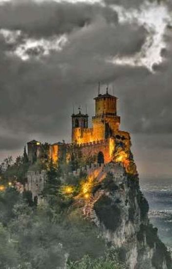 Kingdoms And Castles - Castillos En El Mar