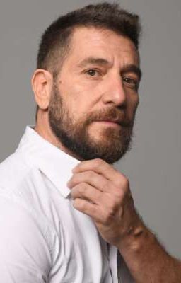 Raúl Tejón en Series de César Benít...